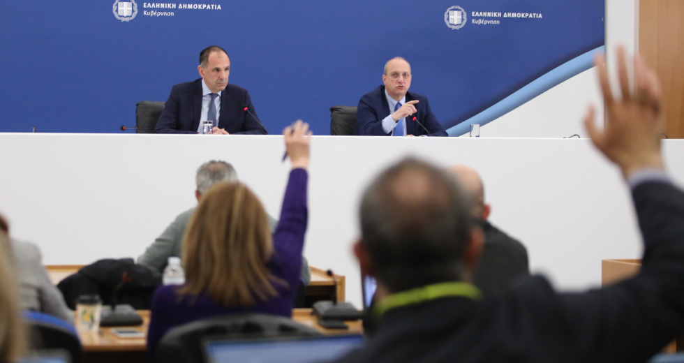 Η ερώτηση της «Εφ.Συν.» που… ενόχλησε τον Γιώργο Γεραπετρίτη