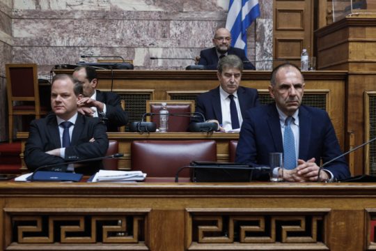Παίζει με τις λέξεις και την τηλεδιοίκηση η Ν.Δ.