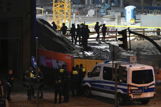 Μακελειό στο Αμβούργο: Νεκρός ο δράστης, άγνωστα τα κίνητρά του