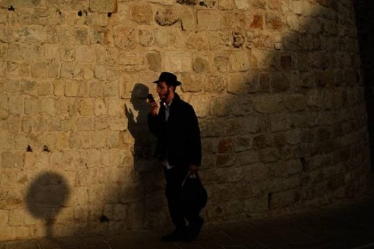 Πανσπερμία στο τείχος των, κυριολεκτικών και θρησκευτικών, δακρύων…