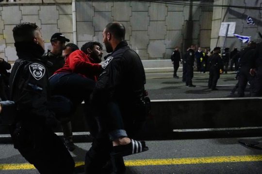 Καταστολή και στη νέα μεγαλειώδη αντικυβερνητική διαδήλωση στο Ισραήλ