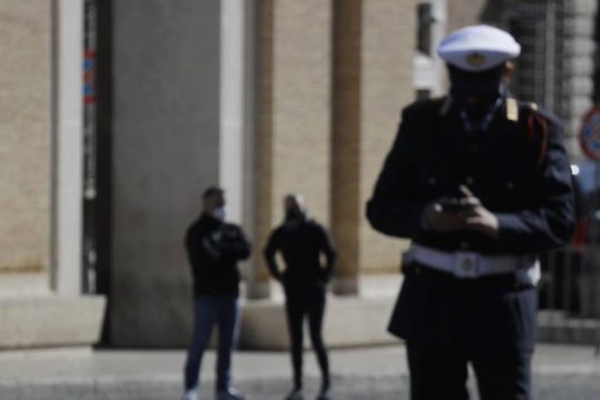 Ορίστηκε δικάσιμος για τον 15χρονο που έριξε σε αστυνομικό με αεροβόλο
