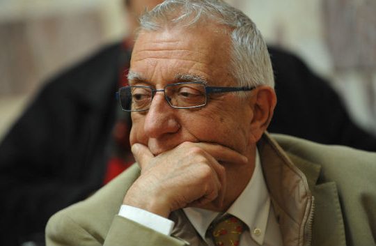 O Ν. Κακλαμάνης ζητά από τον Ν. Παπαθανάση να δημοσιοποιήσει τη δανειακή συμφωνία