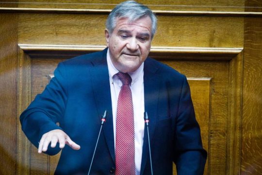 Διεύρυνση του κύκλου των προσκαλούμενων στην Επιτροπή Θεσμών ζητά το ΠΑΣΟΚ-ΚΙΝ.ΑΛΛ.