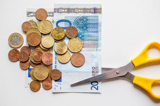 Δύσπιστοι καταναλωτές, ανήσυχα νοικοκυριά