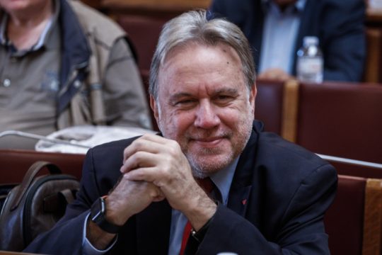 «Να έρθει και ο Χατζηδάκης στη Βουλή – Δεν θα ανεχτούμε τη συγκάλυψη»