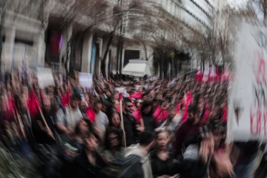 Καταγγελίες για χημικά από τα ΜΑΤ μέσα στο μετρό «Μεταξουργείο»