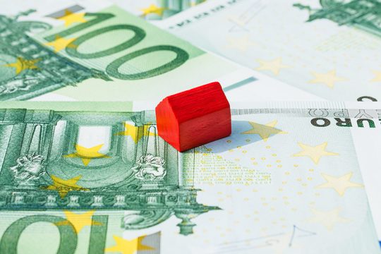 Συναγερμός για συγκράτηση των «κόκκινων» δανείων
