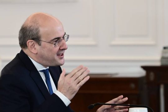 Εργαλειοποιούν και τον κατώτατο μισθό εν όψει εκλογών