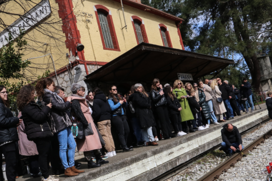 Τρεις οι βάρδιες σταθμαρχών το μοιραίο βράδυ, λέει ο αποπεμφθείς επιθεωρητής