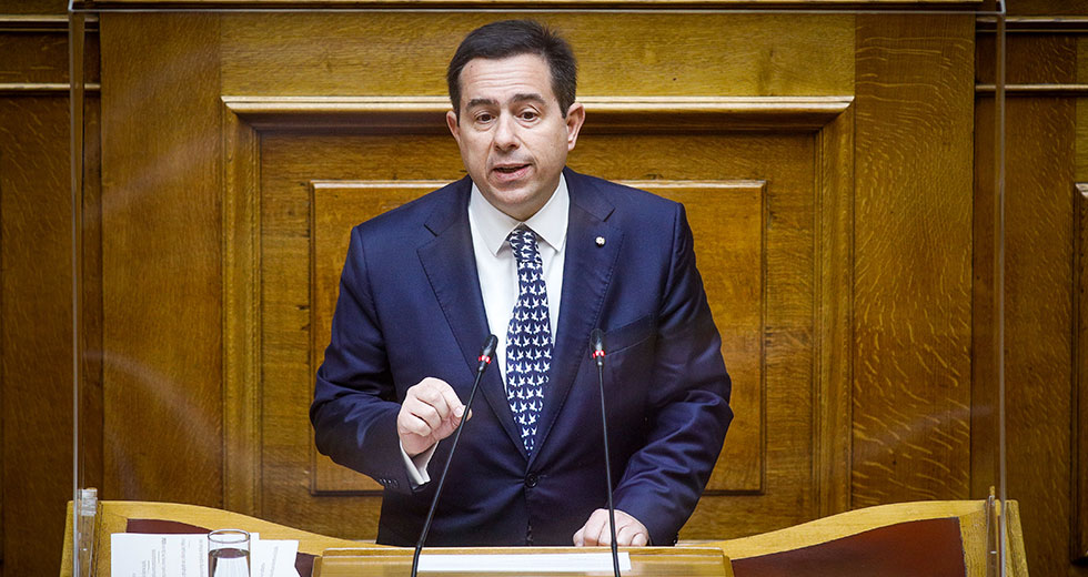 Κρύβεται πίσω από την Αριστερά για το «όχι» της Ευρωβουλής στους φράκτες