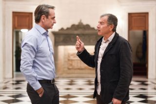 Ο Σταύρος Θεοδωράκης και ο Κυριάκος Μητσοτάκης