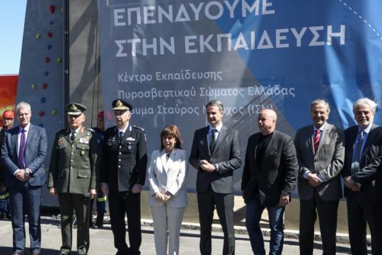 Το χαρτί της «ασφάλειας» από τον πρωθυπουργό με το βλέμμα στο ξενοφοβικό ακροατήριο