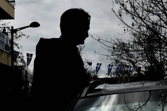 Με αποδοκιμασίες και αντικυβερνητικά συνθήματα η υποδοχή Μητσοτάκη στο Μαρούσι