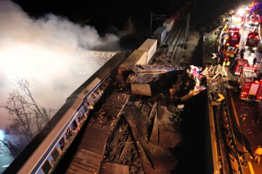 Η πρώτη εκτίμηση των ειδικών για την έκρηξη των αμαξοστοιχιών στα Τέμπη