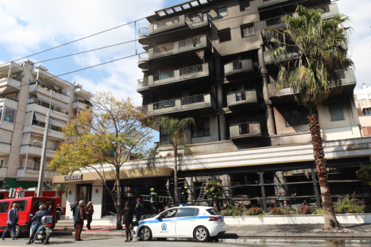 Εκβιασμό πίσω από τον εμπρησμό στη Ν. Σμύρνη βλέπει η ΕΛ.ΑΣ.