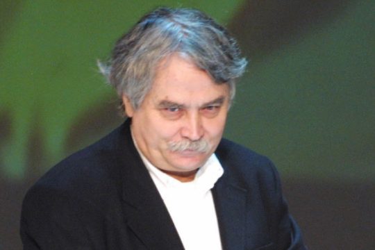 Η «Εφ.Συν.» για τον Λάκη Παπαστάθη