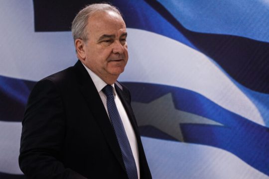 «Θύελλα» για τον Παπαθανάση