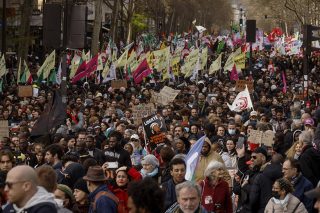 Γιατί ξεσηκώνονται οι Γάλλοι