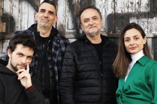 «Να πετάξουμε τα περιττά»