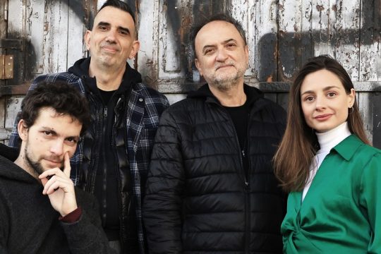 «Να πετάξουμε τα περιττά»