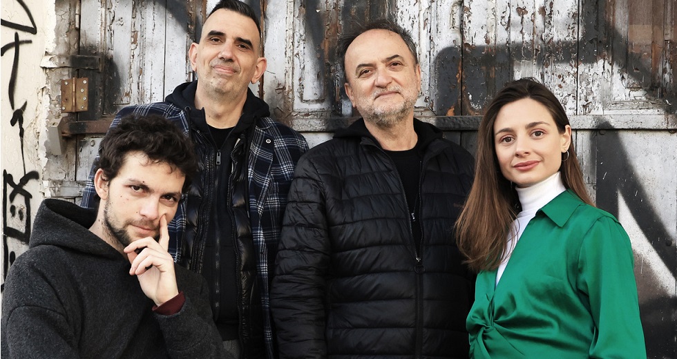 «Να πετάξουμε τα περιττά»