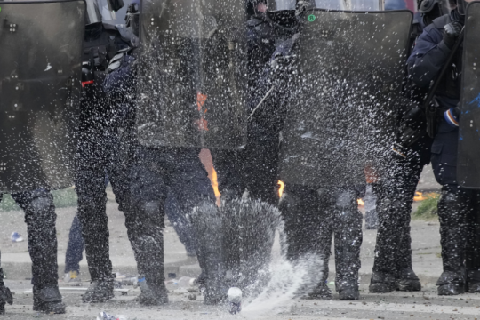 Εκατομμύρια Γάλλοι αψήφησαν ξανά την καταστολή