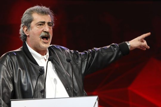 Ομόφωνη παραπομπή στην Επιτροπή Δεοντολογίας και εκτός ψηφοδελτίων