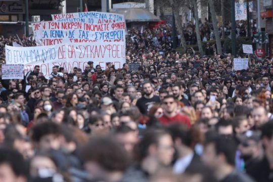 Μεγάλα ΜΜΕ για τις ιστορικές διαδηλώσεις στην Ελλάδα