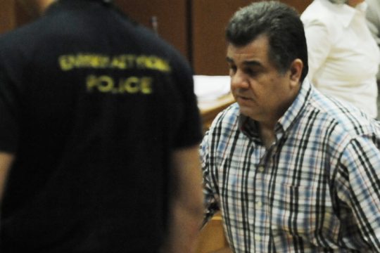 «Θα μπορούσε να φύγει ο Ρουπακιάς» είπε αστυνομικός στη δίκη της Χ.Α.