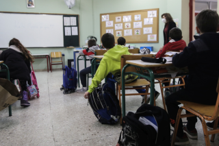 Δήμος προς εκπαιδευτικούς: Μειώστε το βοηθητικό υλικό, διαφορετικά να το πληρώσετε οι ίδιοι!