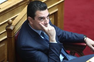 Ανάβει φωτιές με το νερό η κυβέρνηση