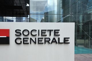 Εισβολή γαλλικών αρχών στα γραφεία πέντε τραπεζών