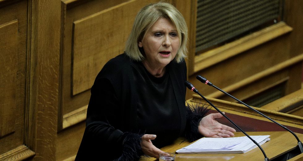 Ποια μιλάει για δηλητήριο…