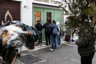Υπερπαραγωγή διαρροών για εφόδους σε γιάφκες