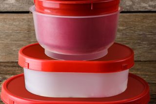 Η Τupperware καταργεί το μεροκάματο σε 150 εργαζόμενους