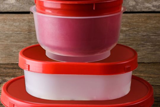 Η Τupperware καταργεί το μεροκάματο σε 150 εργαζόμενους