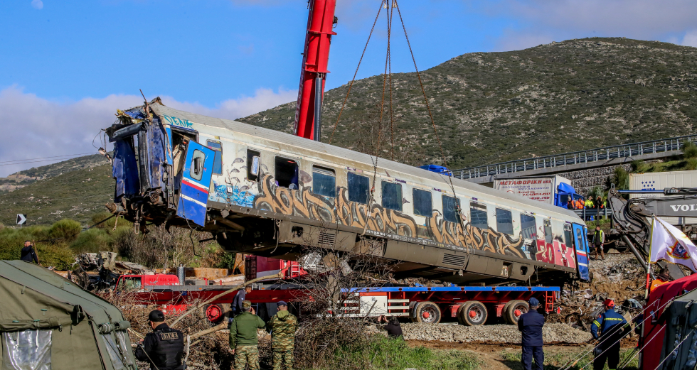 Κλίμα οδύνης και διάχυτη οργή για το έγκλημα στα Τέμπη