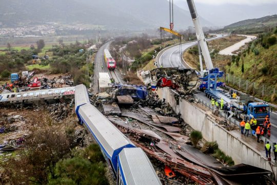 Η κυβέρνηση εκτροχιάζει την εις βάθος διερεύνηση