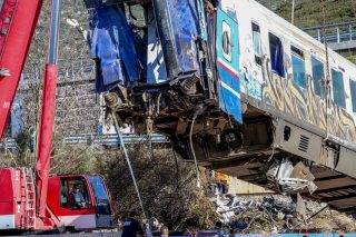 Μερικά κρίσιμα ερωτήματα για τη «συγγνώμη» του πρωθυπουργού