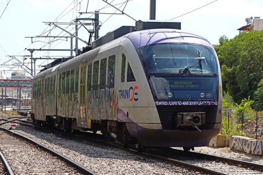 Στη Βουλή φέρνει το ΠΑΣΟΚ τις απευθείας αναθέσεις για τη φύλαξη των διαβάσεων του ΟΣΕ