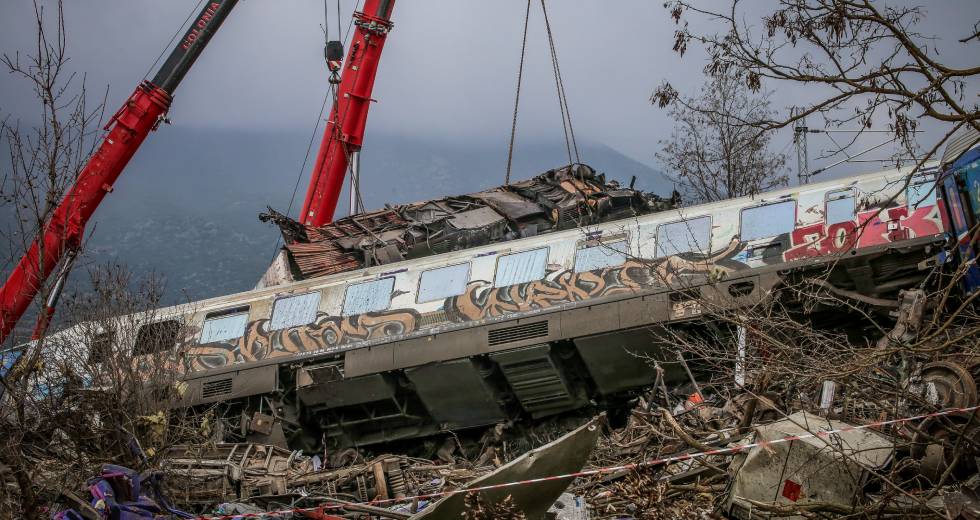 Παραμένουν τα ερωτήματα κι οι αντιδράσεις παρά την αποχώρηση Ζηλιασκόπουλου