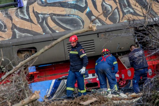SOS Τροχαία Εγκλήματα: Ανακοινώστε τα ονόματα των νεκρών στα Τέμπη