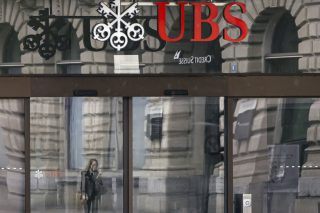 Η ελβετική UBS διασώζει την Credit Suisse