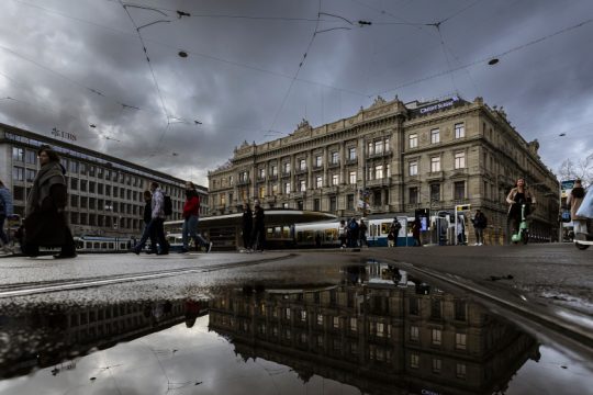 Στα χέρια της UBS η Credit Suisse με κυβερνητικές πλάτες