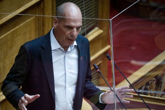 Γ. Βαρουφάκης: Η κυβέρνηση ξέρει ότι η γενιά των Τεμπών θα την «μαυρίσει» στις εκλογές