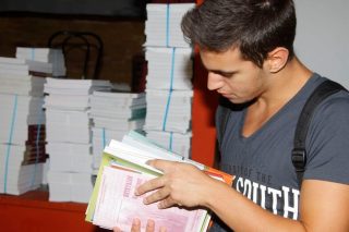 Καταγγελίες για τις συμβάσεις υπηρεσιών και προμήθειας πρώτων υλών