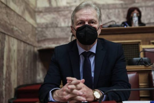 Ο ΣΥΡΙΖΑ ζητά τα ονόματα υπουργού και συμβούλου Μητσοτάκη που εμπλέκονται σε υποθέσεις ξεπλύματος χρήματος