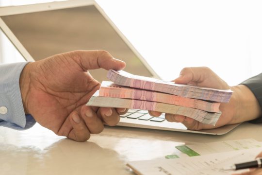 Έπαιρνε δάνεια με πλαστά έγγραφα – Τουλάχιστον 700.000 ευρώ η λεία του