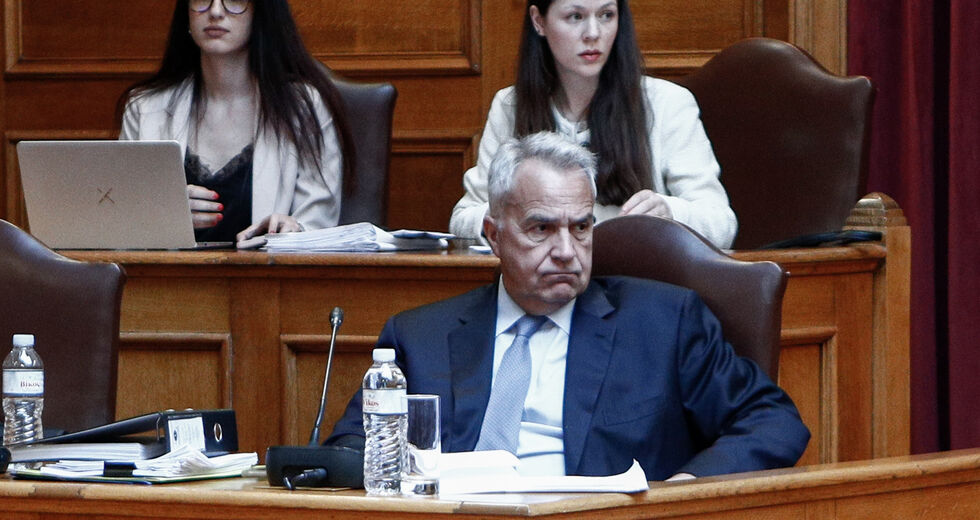 Εκτεθειμένη η κυβέρνηση για τη διάταξη